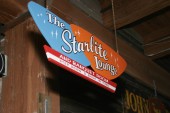Lincoln Starlite Lounge Photo #11