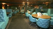 Lincoln Starlite Lounge Photo #13